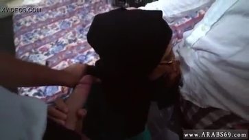 Arab Hijab Hoe Fucked for Money by 2 Strangers and Gave Blowjob